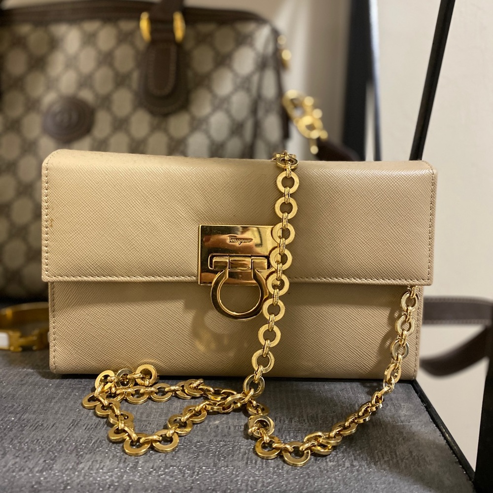 Gorgeous Ferragamo crossbody/clutch